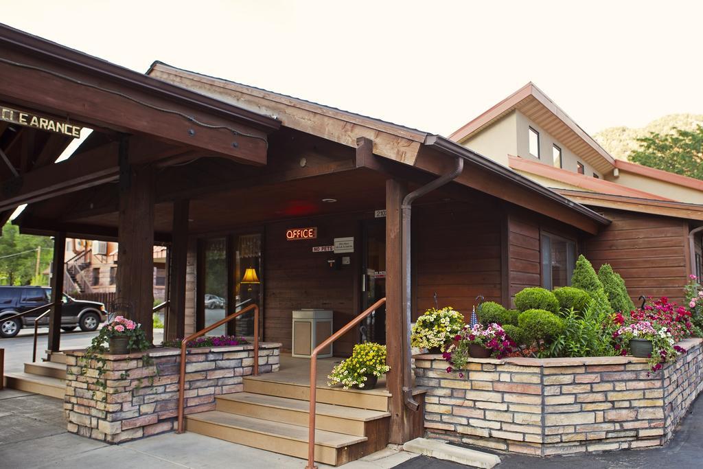Glenwood Springs Cedar Lodge ภายนอก รูปภาพ